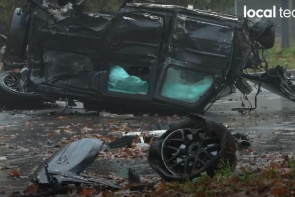 Shocking accident in Milan: Mercedes G-Class SUV breaks in two, injuring 7, 21-year-old seriously